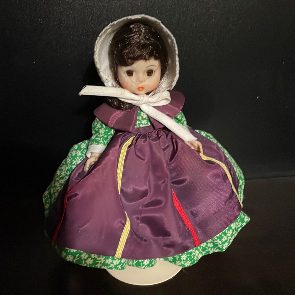 Madame Alexander International Doll Canada 560